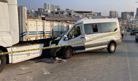 Mersin'de öğrenci servisi kaza: yaptı: 2 ölü 10 yaralı