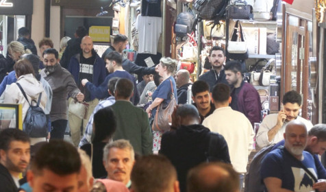 Kapalı Çarşı'da görülmemiş yoğunluk: Altın rekor üstüne rekor kırdı vatandaş kuyumcuya koştu