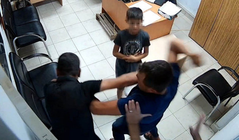 Polis merkezinde 'kayınbirader dayağı'; o anlar kamerada