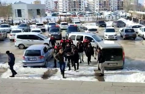 Van'da 10 yaşındaki Emir'in ölümüne sebep olan köpek tavuklara zarar veriyor diye sokağa bırakılmış! - Resim: 2