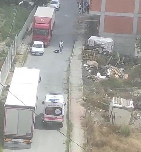 Arnavutköy'de sokak ortasında kadın cinayeti! Kendisinden kaçan eşini katleden adam kamerada - Resim: 5
