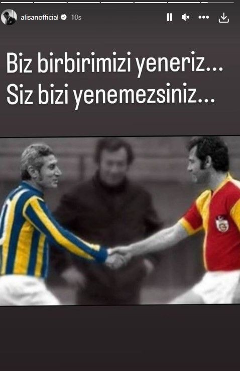 Ünlüler Galatasaray-Fenerbahçe arasında oynanacak olan Süper Kupa maçının ertelenmesine sessiz kalmadı! İşte ünlülerin Süper Kupa paylaşımları - Resim: 16