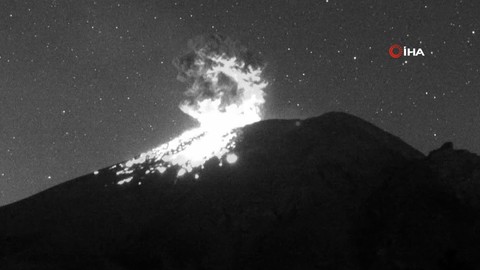 Popocatepetl Yanardağı’nda son 24 saatte 12 patlama