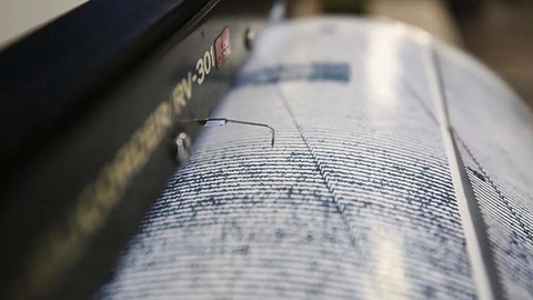Endonezya'da deprem sonrası tsunami alarmı!