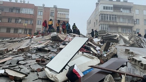Kahramanmaraş Pazarcık'taki 7.4'lük deprem sonrası tecrübeli valiler depremden etkilenen illere gönderildi
