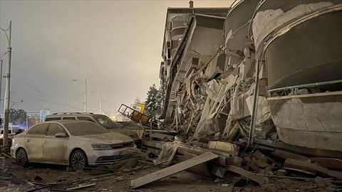 Deprem mi oldu, nerede, kaç şiddetinde?