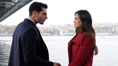 Pınar Deniz ve Kaan Urgancıoğlu'nun başrollerinde yer aldığı Yargı'da sürpriz ayrılık