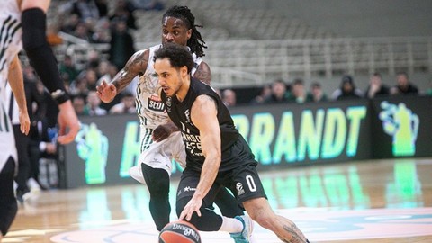 Anadolu Efes Yunanistan'da Panathinaikos'u yendi