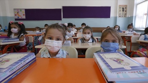 Milli Eğitim Bakanı Mahmut Özer resmen duyurdu: Milyonlarca öğrenci ara tatile Nisan ayında çıkacak