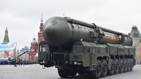 Rusya'nın nükleer silahlar konuşlandırma kararına NATO, AB ve ABD'den tepki yağdı