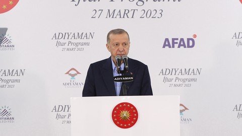 Cumhurbaşkanı Erdoğan Adıyaman'da depremzedelerle iftar programında konuştu: Gittiğimiz her yerde 'ne olur bizi bunlara bırakmayın' diyorlar