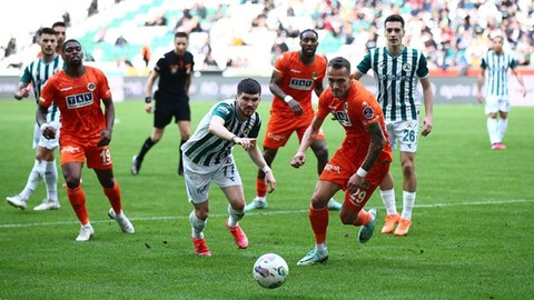 Giresunspor Alanyaspor'dan puanı 86'da kurtardı! 4 gol vardı...