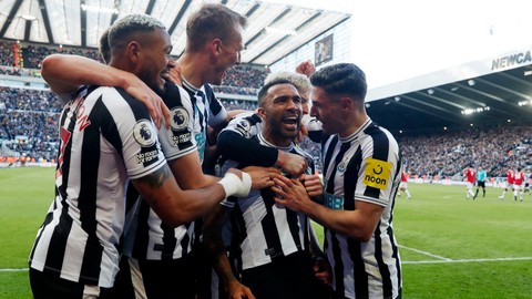 ManU'ya bir darbe de Newcastle'dan