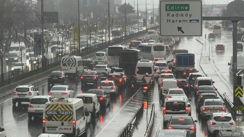 İstanbul'da trafik durma noktasına geldi! Yüzde 83'e ulaştı