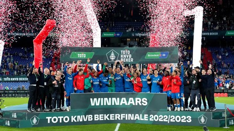 PSV Eindhoven Ajax'ı yendi kupayı müzesine götürdü