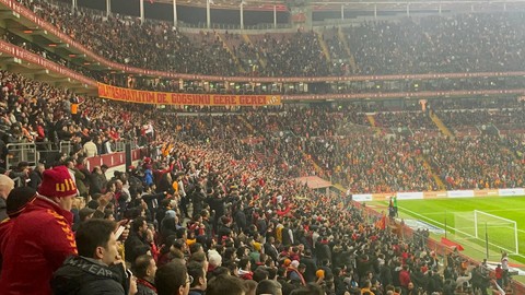 Galatasaray taraftarı kombinelere hücum etti! 19 bini aştı...
