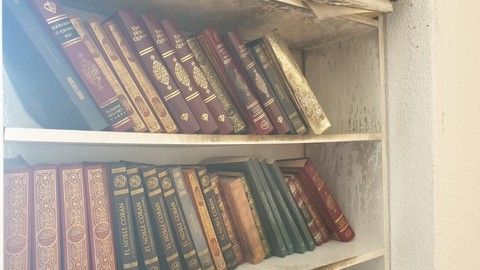 Almanya'da camiye çirkin saldırı