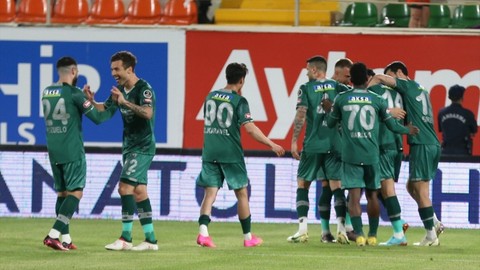 Konya Alanya'ya 3 gol attı