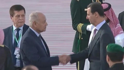 12 yıl sonra bir ilk! Esad kritik zirve için Suudi Arabistan'da