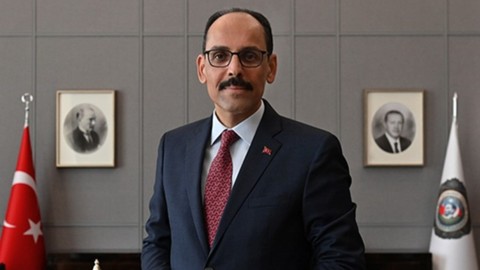 MİT Başkanı İbrahim Kalın'dan makam odasından ilk fotoğraf
