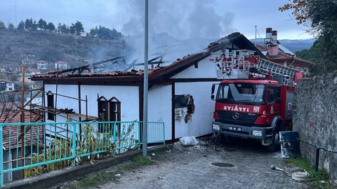 Tokat'taki tarihi konak yandı! Tadilat sürecindeydi...