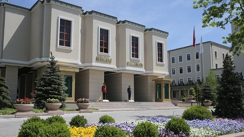 İçişleri Bakanlığı önünde dur ihtarına uymayan şüpheli etkisiz hale getirildi