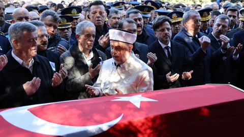 Eskişehirli şehidin cenazesinde duygusal anlar: Silah arkadaşı gözyaşlarını tutamadı
