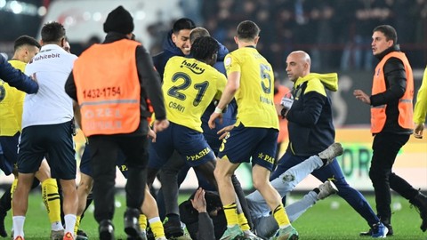 Trabzonspor-Fenerbahçe maçında yaşananlar dünya basınında gündem oldu