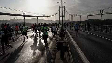 Pazar günü yarı maraton için İstanbul'da trafiğe kapatılacak yollar