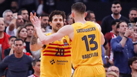 Barcelona Olympiakos'u devirdi seride 2-1 öne geçti