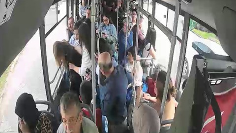Halk otobüsü şoförü Şeker komasına giren yolcuyu hastaneye yetiştirdi