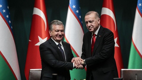 Özbekistan Cumhurbaşkanı Mirziyoyev Türkiye'yi ziyaret edecek