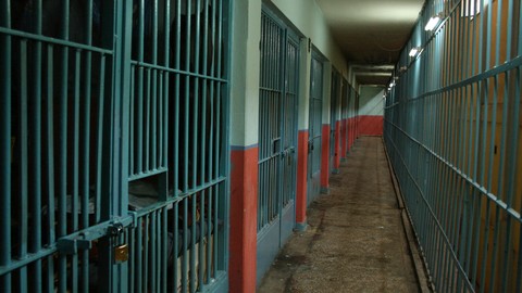 Elazığ'da açık cezaevinde kan donduran olay! Tel örgüyü kesip mahkuma kurşun yağdırdılar