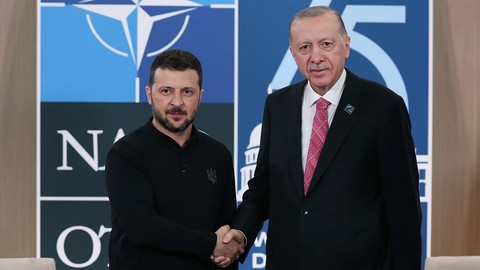 Cumhurbaşkanı Erdoğan Ukrayna Devlet Başkanı Zelensky ile görüştü