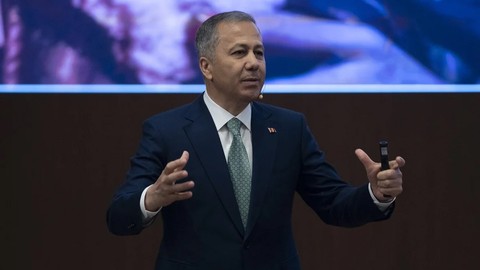 Türkiye'de kaç göçmen var? Bakan Yerlikaya son rakamı açıkladı