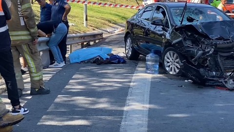 Esenler'de emniyet şeridinde kaza