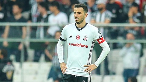 Futbol kariyerine veda etti
