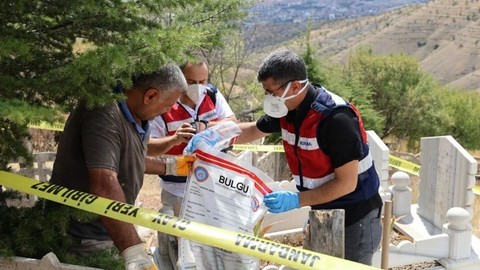 Elazığ'da korkunç olay: Mezarlıktaki poşetten bebek cesedi çıktı