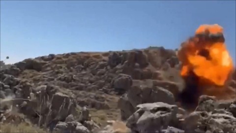 Şırnak'ta teröristlerin mühimmat dolu mağarası imha edildi