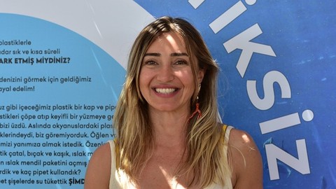 Şahika Ercümen, Fransa'da 77 metreye dalarak bronz madalyanın sahibi oldu