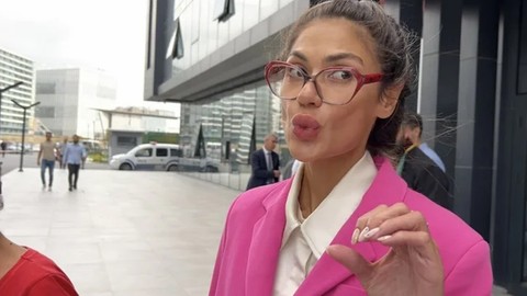 Tahliye sorularına öpücüklü cevap
