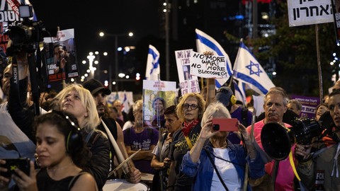Tel Aviv'de Netanyahu'ya tepki
