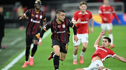 G.Saray Hollanda'dan 1 puanla dönüyor