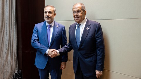 Bakan Fidan, Lavrov ile görüştü