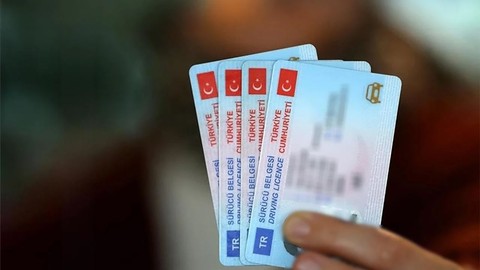 Resmi Gazete'de yayımlandı: Bazı ehliyetlerde yaş sınırı düşürüldü