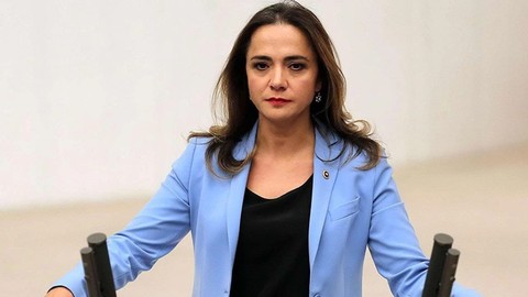 CHP'li vekil Gamze Akkuş İlgezdi'nin kiraladığı araç kaza yaptı! Plakayı söküp kaçan sürücü alkollü çıktı