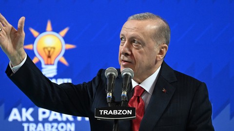 Cumhurbaşkanı Erdoğan'dan Özgür Özel'e: CHP'li belediyelerin SGK'ya kaç çeyrek altın borcu var?
