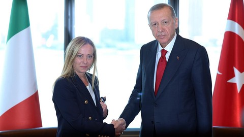Cumhurbaşkanı Erdoğan, Meloni ile görüştü! İtalya'ya kritik Suriye çağrısı