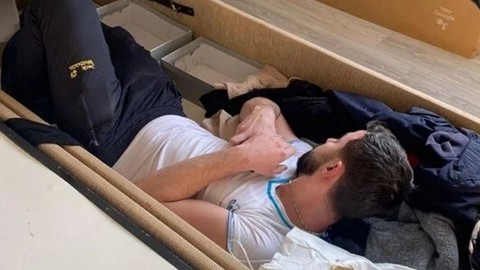 Filmleri aratmayan olay! Bir yıldan beri aranan şahıs yatak bazasında yakalandı
