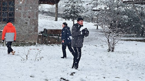 Samsun'un Yüksek Kesimlerinde Kar Yağışı
